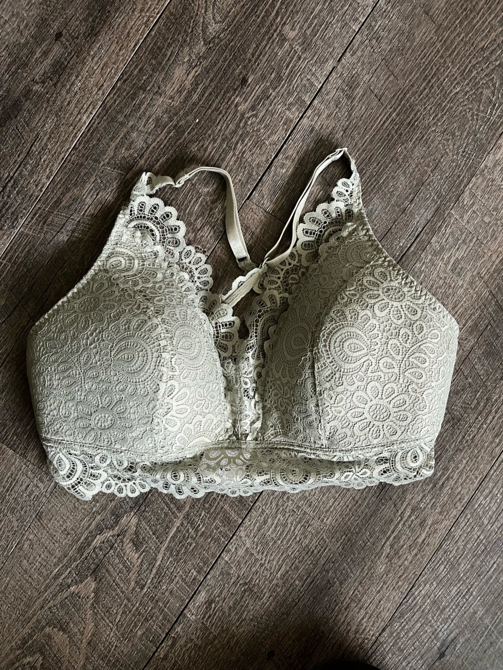 BKE Lace Bralette in Creamy Light Green